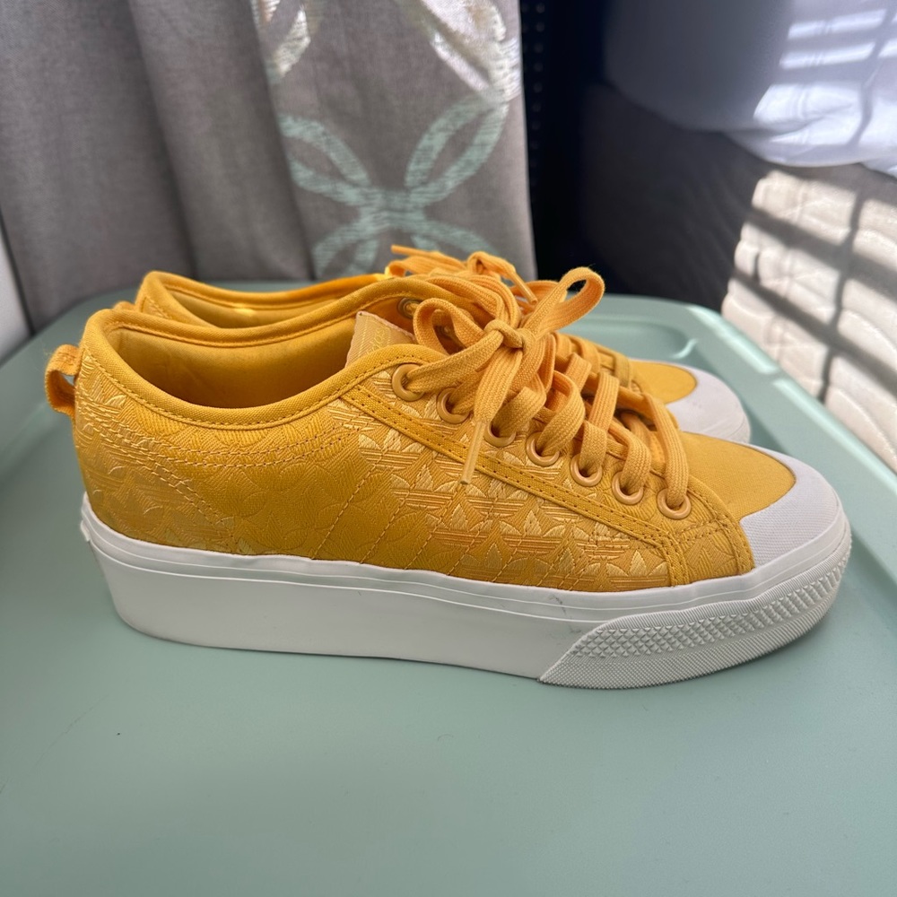 Adidas nizza yellow platforms size 9 women’s